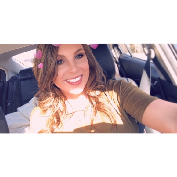 Meet your Posher, Rachel - Picture 2 of 3